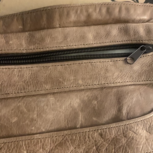 Brown woman’s purse - Picture 2 of 5